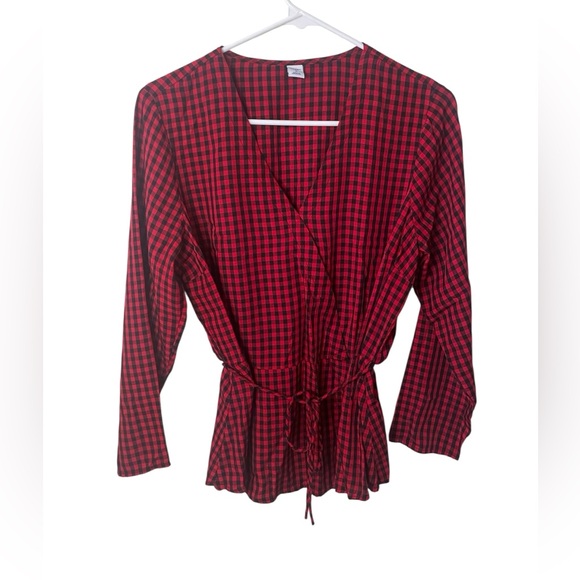 Old Navy Tops - Old Navy faux wrap top-medium